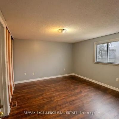 3,&nbsp;Hickling, Grove East, Barrie