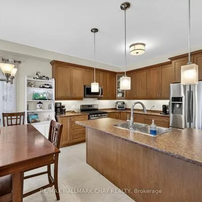 12,&nbsp;Orleans, Innis-Shore, Barrie