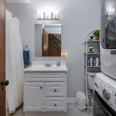 49,&nbsp;Park, Queen's Park, Barrie