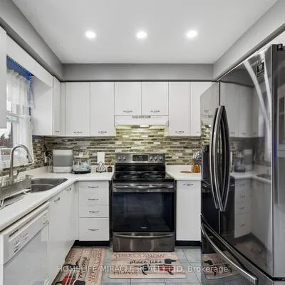 77,&nbsp;Livingstone, Sunnidale, Barrie