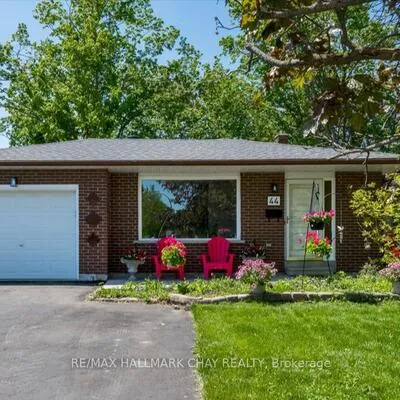 44,&nbsp;Belcourt, Grove East, Barrie