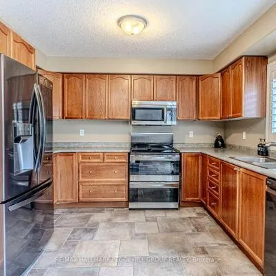 35,&nbsp;Benjamin, Painswick South, Barrie