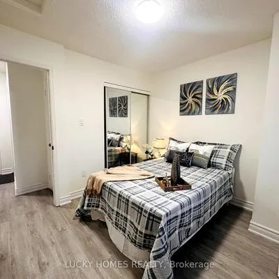 39,&nbsp;Laidlaw, West Bayfield, Barrie