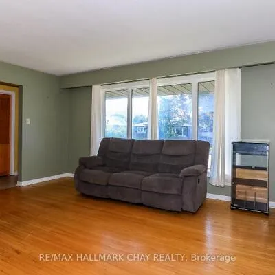 178,&nbsp;Rose, Wellington, Barrie