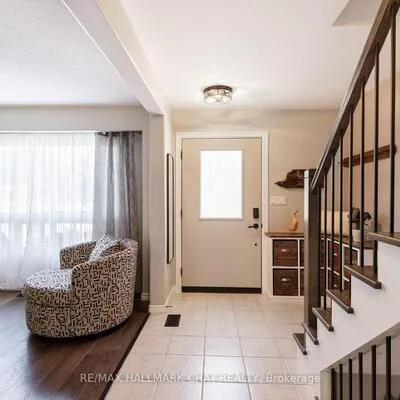 103,&nbsp;Daphne, Cundles East, Barrie