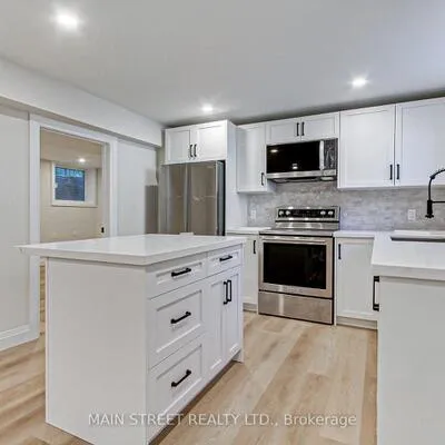 4,&nbsp;Carrington, Bradford, Bradford West Gwillimbury