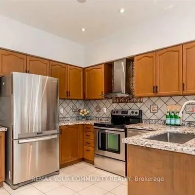 72,&nbsp;Depeuter, Bradford, Bradford West Gwillimbury