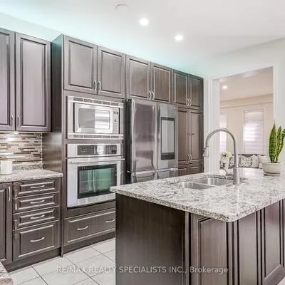 18,&nbsp;Rogers, Bradford, Bradford West Gwillimbury