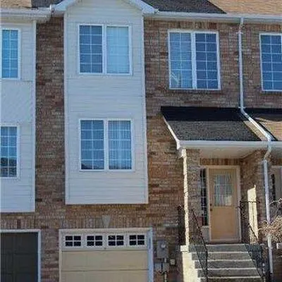 44,&nbsp;Natale, Bradford, Bradford West Gwillimbury