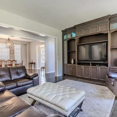 102, Pine Hill, Bradford, Bradford West Gwillimbury