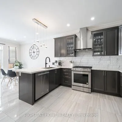 12, Tupling, Bradford, Bradford West Gwillimbury