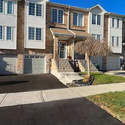 44,&nbsp;Natale, Bradford, Bradford West Gwillimbury
