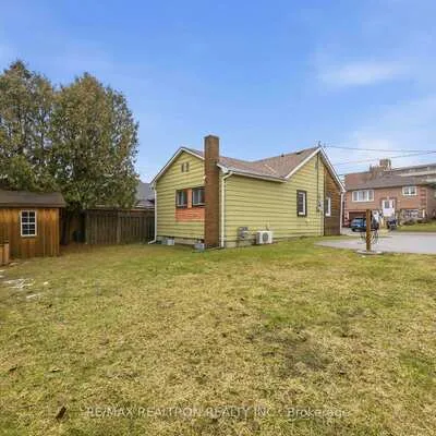 25,&nbsp;Bingham, Bradford, Bradford West Gwillimbury