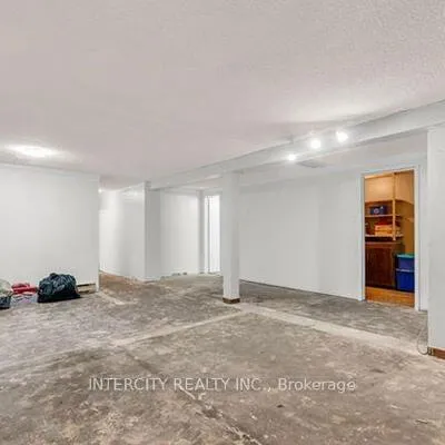 202,&nbsp;Collings, Bradford, Bradford West Gwillimbury