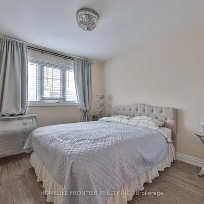 30,&nbsp;Saint, Bradford, Bradford West Gwillimbury