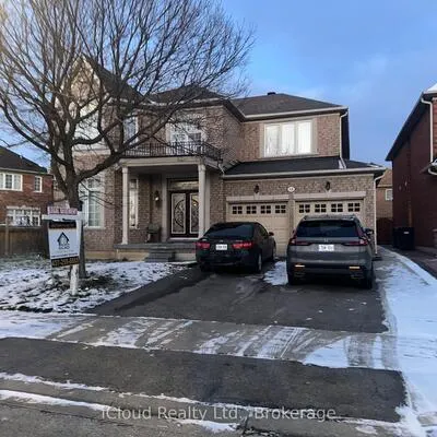 11, Pine Landing, Sandringham-Wellington, Brampton