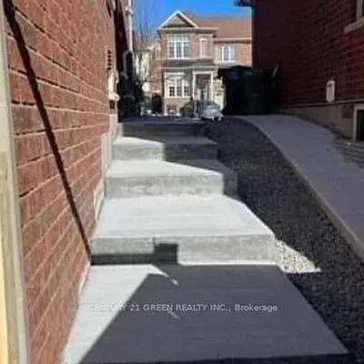 24,&nbsp;Baby Pointe, Northwest Brampton, Brampton