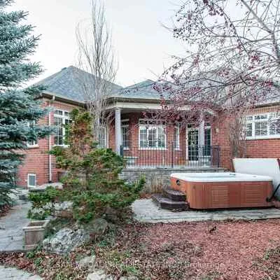 50,&nbsp;Links, Credit Valley, Brampton