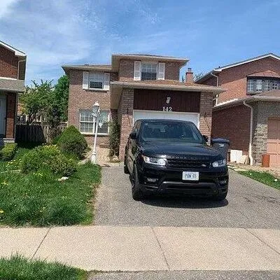 142, Dumfries, Heart Lake West, Brampton