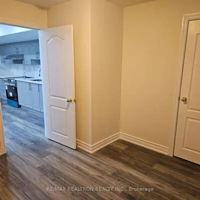 22, Grape, Fletcher's Meadow, Brampton