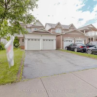 6, Porchlight, Fletcher's Creek Village, Brampton