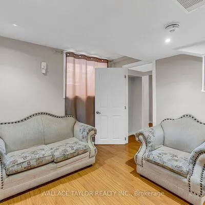 6,&nbsp;Notman, Fletcher's Meadow, Brampton