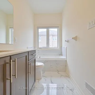92,&nbsp;Adventura, Northwest Brampton, Brampton