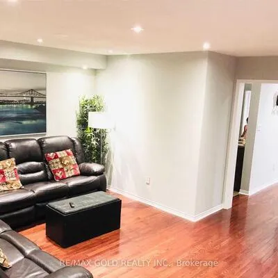 10,&nbsp;Palleschi, Bram East, Brampton