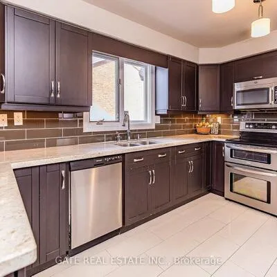 60,&nbsp;Scott, Brampton North, Brampton