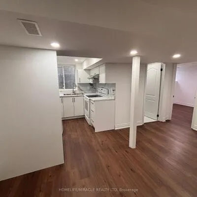 12,&nbsp;Holmstead, Central Park, Brampton