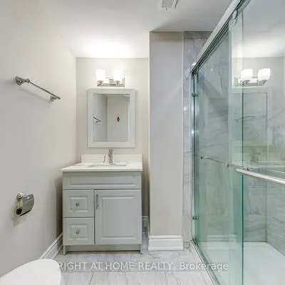 99,&nbsp;Masters Green, Snelgrove, Brampton