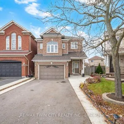 34,&nbsp;Bramoak, Northwest Sandalwood Parkway, Brampton