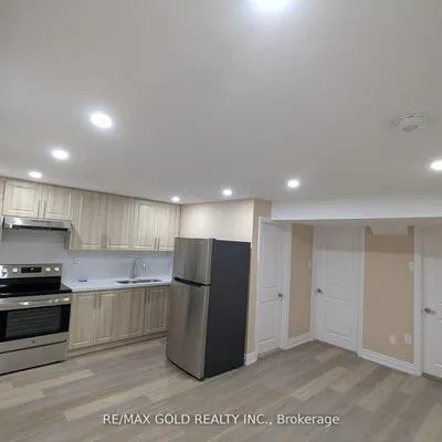 35,&nbsp;Latania, Vales of Castlemore, Brampton