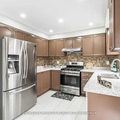 17,&nbsp;Roadmaster, Fletcher's Meadow, Brampton