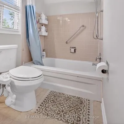 32,&nbsp;Fanshawe, Heart Lake West, Brampton
