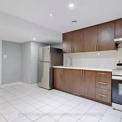 32,&nbsp;Faywood, Fletcher's West, Brampton