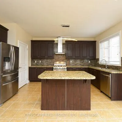 32,&nbsp;Fallmeadow, Credit Valley, Brampton