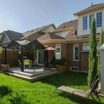 30,&nbsp;Masters Green, Snelgrove, Brampton