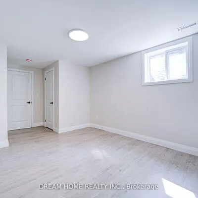 23,&nbsp;Manorcrest, Central Park, Brampton