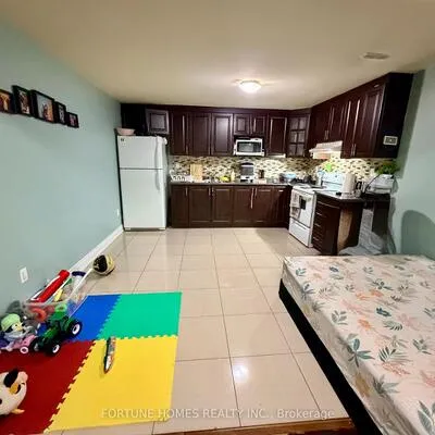 9,&nbsp;Paddington, Bram East, Brampton