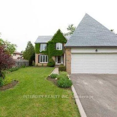 17,&nbsp;Torrance, Fletcher's West, Brampton