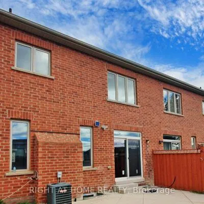 264,&nbsp;Robert Parkinson, Northwest Brampton, Brampton