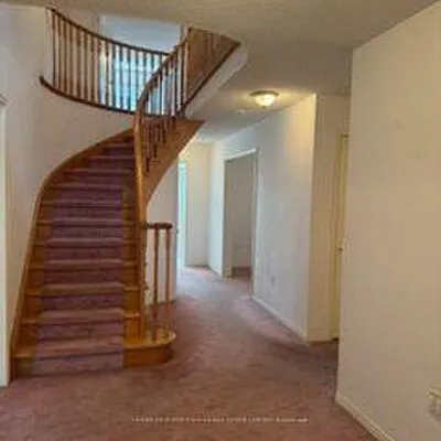 101,&nbsp;Softneedle, Sandringham-Wellington, Brampton