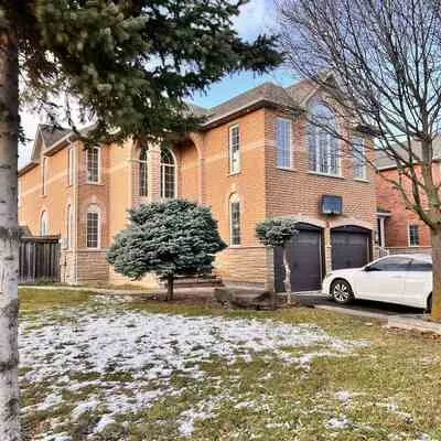 2,&nbsp;Southbend, Snelgrove, Brampton