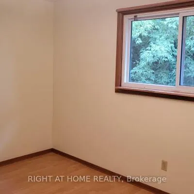 31,&nbsp;Manitou, Central Park, Brampton