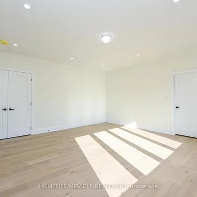 11,&nbsp;Hillcrest, Queen Street Corridor, Brampton