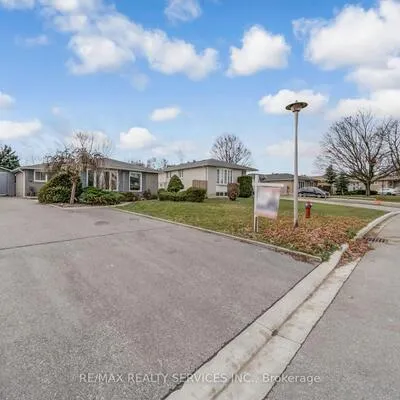39,&nbsp;Flavian, Southgate, Brampton