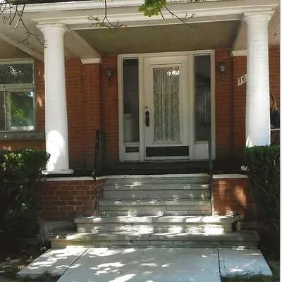 16,&nbsp;Wellington, Downtown Brampton, Brampton