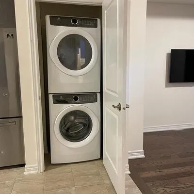68,&nbsp;Hashmi, Credit Valley, Brampton