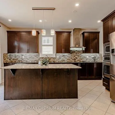 150,&nbsp;Lloyd Sanderson, Credit Valley, Brampton